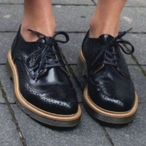 BRAND NEW: John Fluevog. Linda oxford. Black.